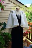 Svadobný šatkový plášť s vysokým a nízkym lemom