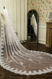 Jednovrstvový čipkovaný závoj na svadbu svadobný závoj z bielej slonoviny s kovovým hrebeňovým závojom