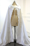 Moslimská svadobná šatka z plátennej saténovej plášte