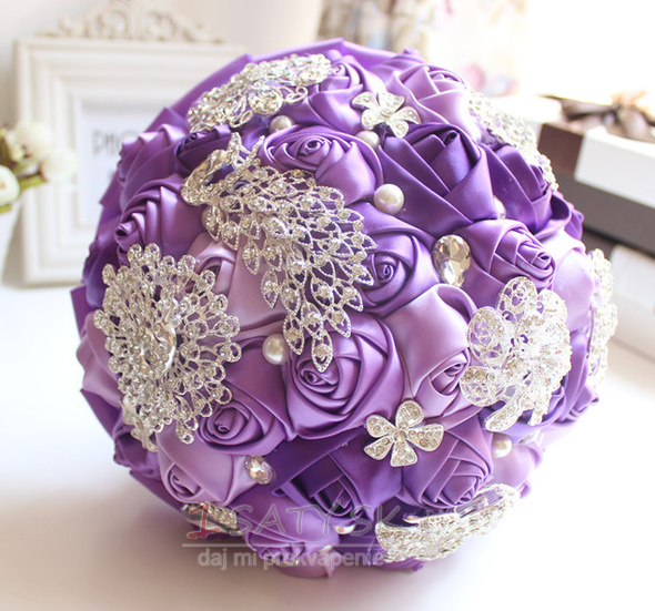 Purple diamant perl svadobné svadobné fotografie rozloženie dekorácie tvorivé držanie kvety