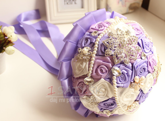 Purple tému svadobné nevesty kytice ruže diamant perla ručné vziať kvety
