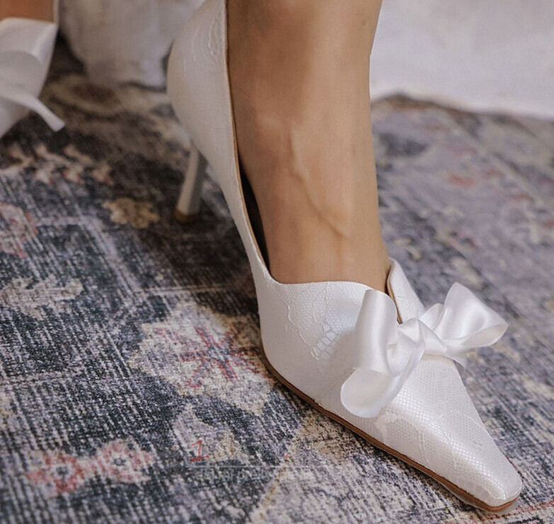 Špicaté jednoduché topánky biela čipka topánky družičky svadobné topánky